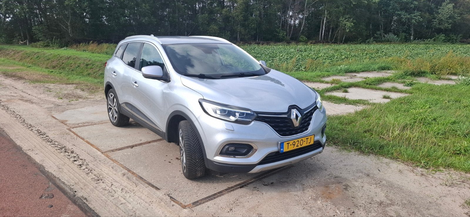 Renault Kadjar TCe 140pk GPF 2020 Grijs, Auto's, Voorwielaandrijving, Kadjar, 4 cilinders, 715 kg