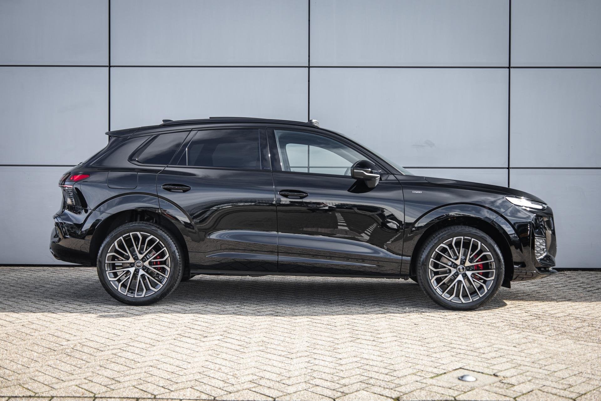 Audi Q3 1.5 e-hybrid 272pk S Edition | Panoramadak | 20" Vel, Auto's, 12 maanden, 1800 kg, 1498 cc, 4 cilinders