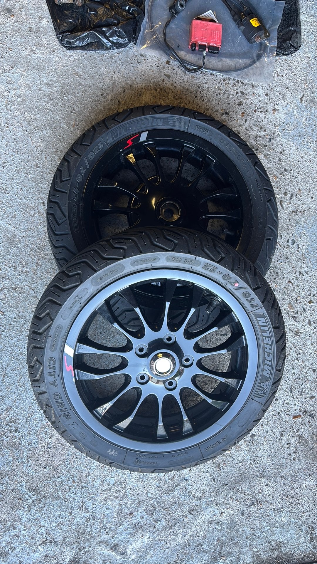 Nieuwe vespa sprint velgen met michelin city grip 2, Ophalen of Verzenden, Zo goed als nieuw, Overige typen, Vespa