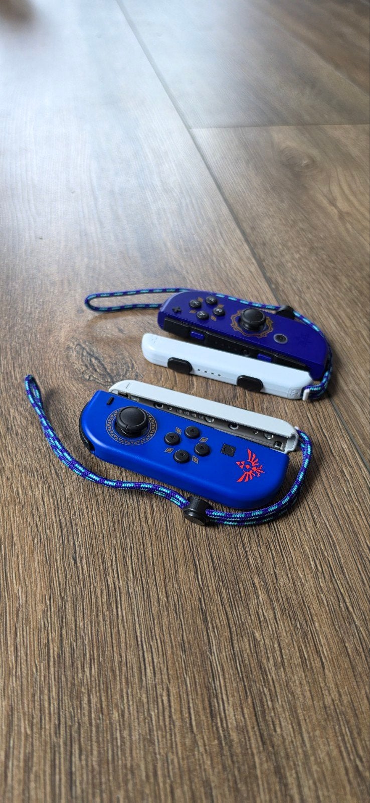 Nintendo Switch Zeldzame Zelda Pack: Joy-Cons + 2 spellen, Spelcomputers en Games, Met 2 controllers, Ophalen of Verzenden, Zo goed als nieuw