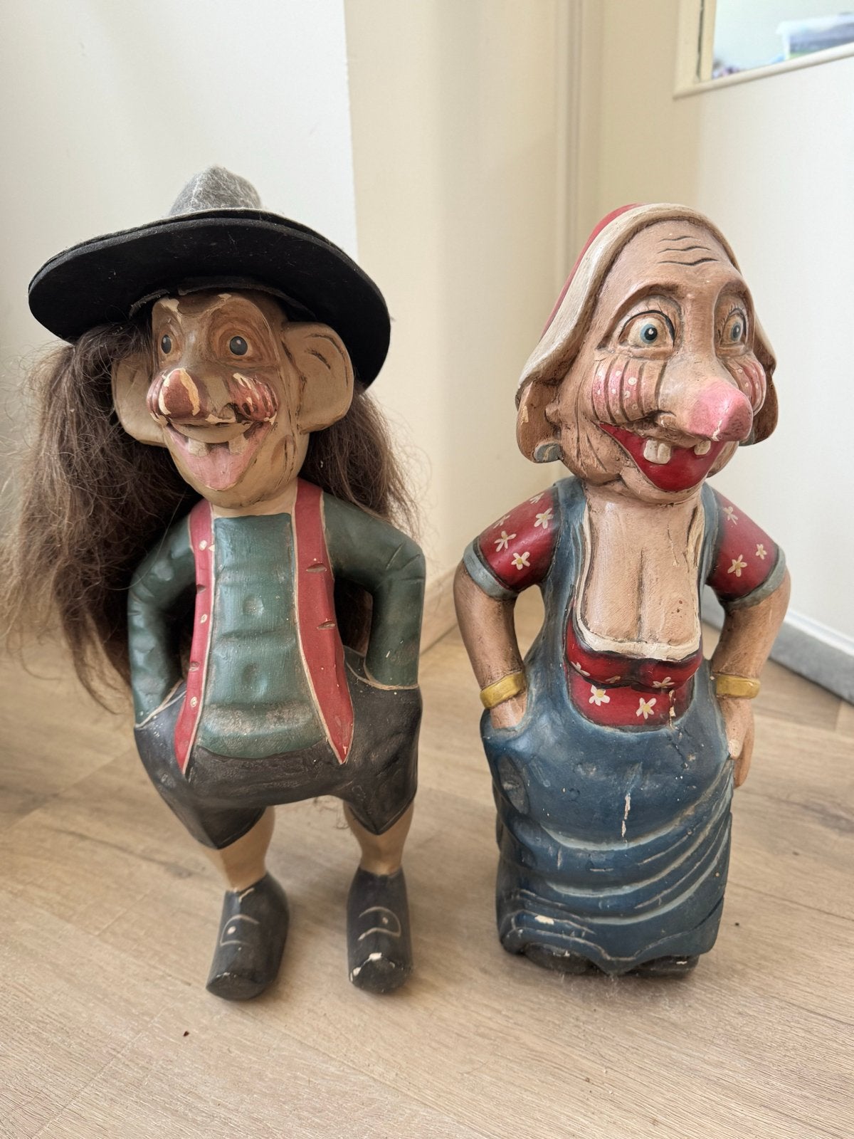 Vintage houten trollen man en vrouw, Groep mensen, Ophalen of Verzenden, 20 - 50 cm, Beeld