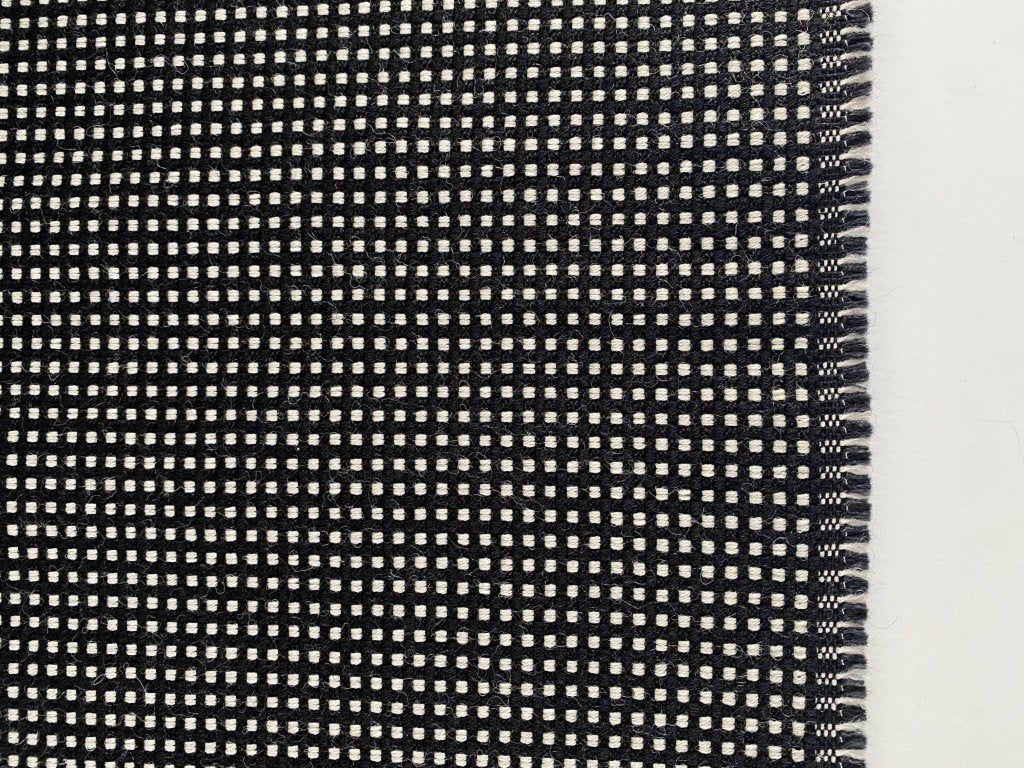 De Ploeg Odda; zwart + crème; restant vintage meubelstof, Wol, Meerkleurig, 120 cm of meer, Nieuw