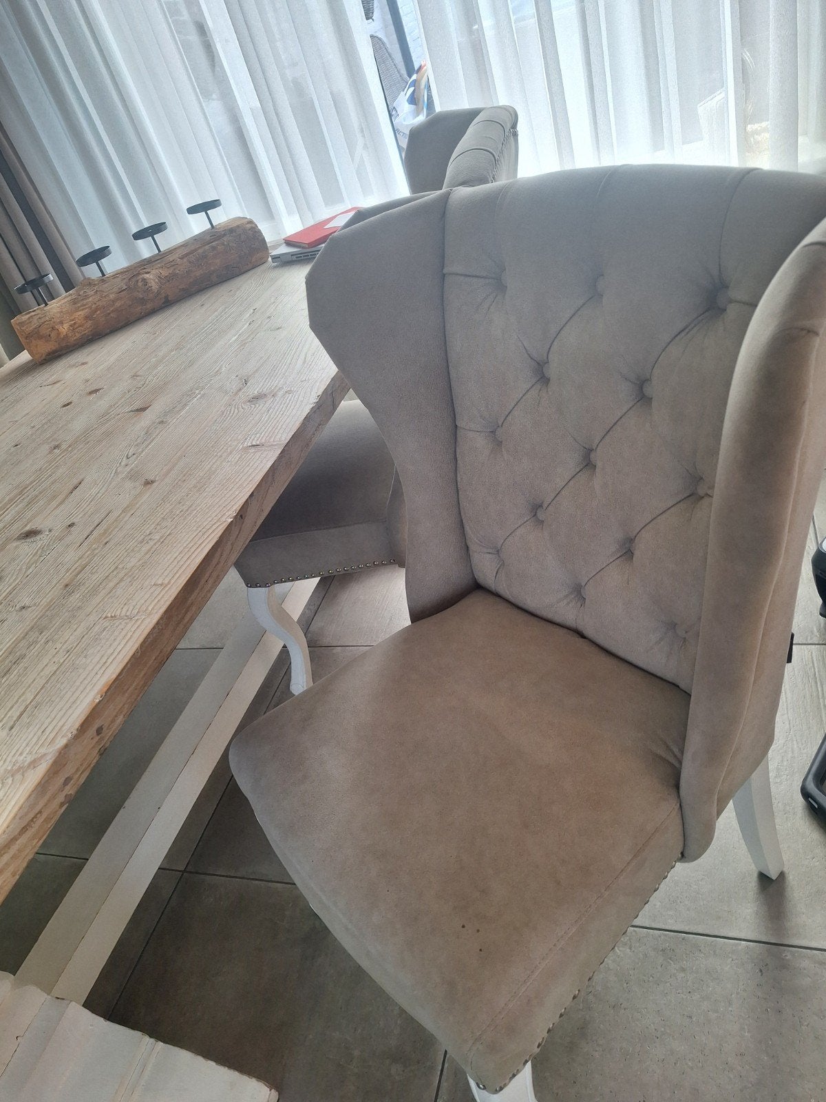 2 Dubbelman Design stoelen met kleine gaatjes op zitvlak, Huis en Inrichting, Ophalen, Gebruikt, Twee, Overige kleuren