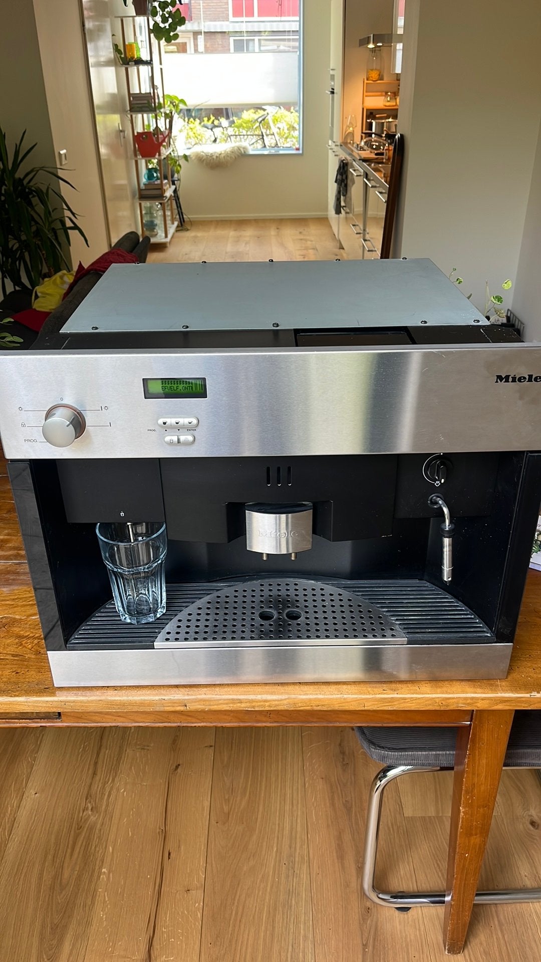 Miele CVA 620 (defect?), Ophalen, Zo goed als nieuw, Koffiemachine, Koffiebonen