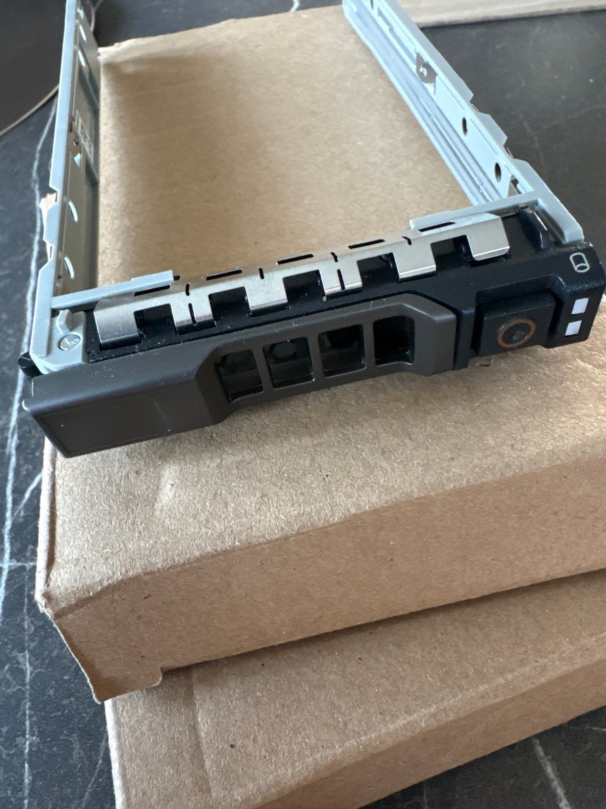 4 x Dell 2.5" SAS/SATA Hard Drive Tray Caddy C2 (8FKXC), Intern, SAS, Server, HDD