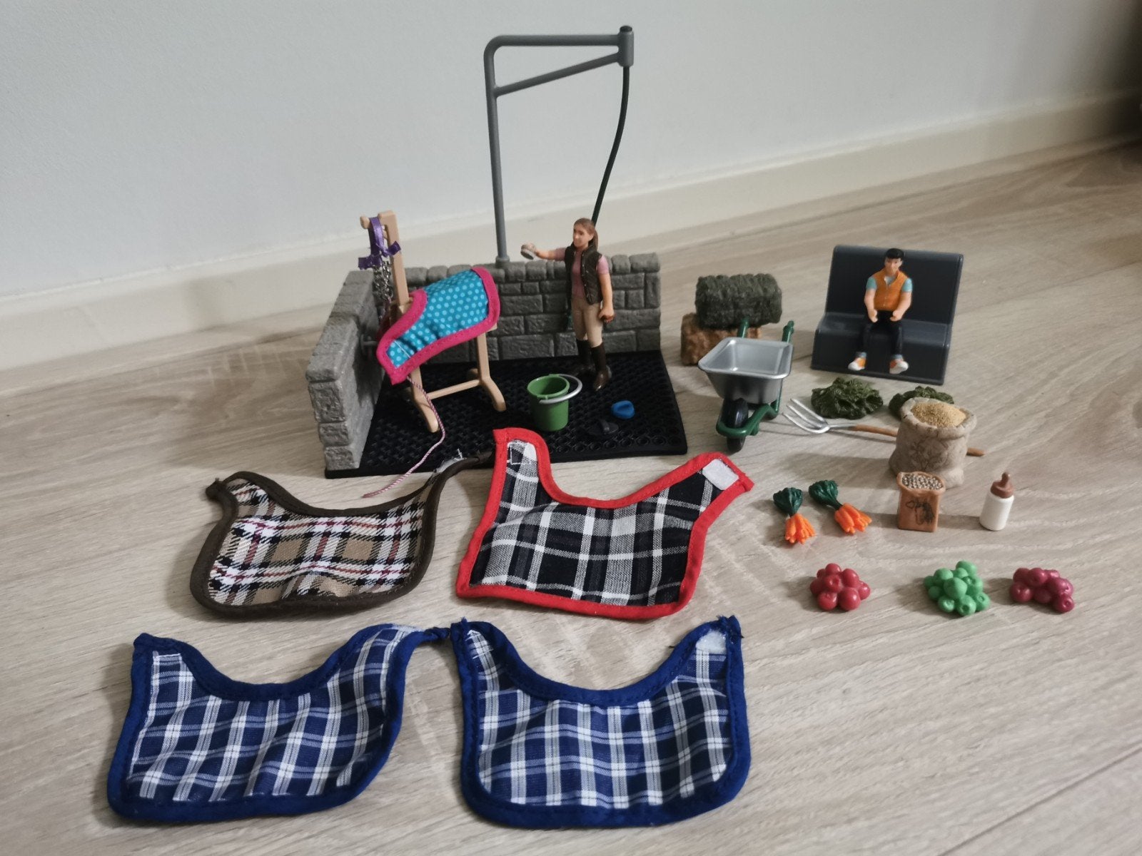 Schleich was/Poets plaats met veel accesoires, Ophalen of Verzenden, Zo goed als nieuw, Jongen of Meisje