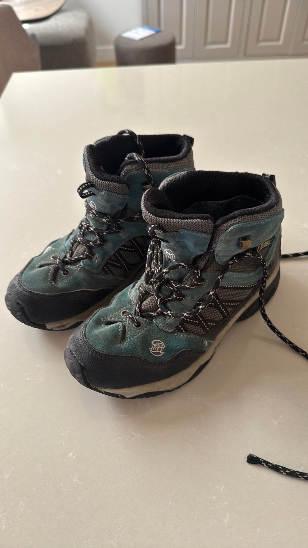 Bergschoenen maat 33 han-wag goretex, Ophalen of Verzenden, Zo goed als nieuw, Schoenen