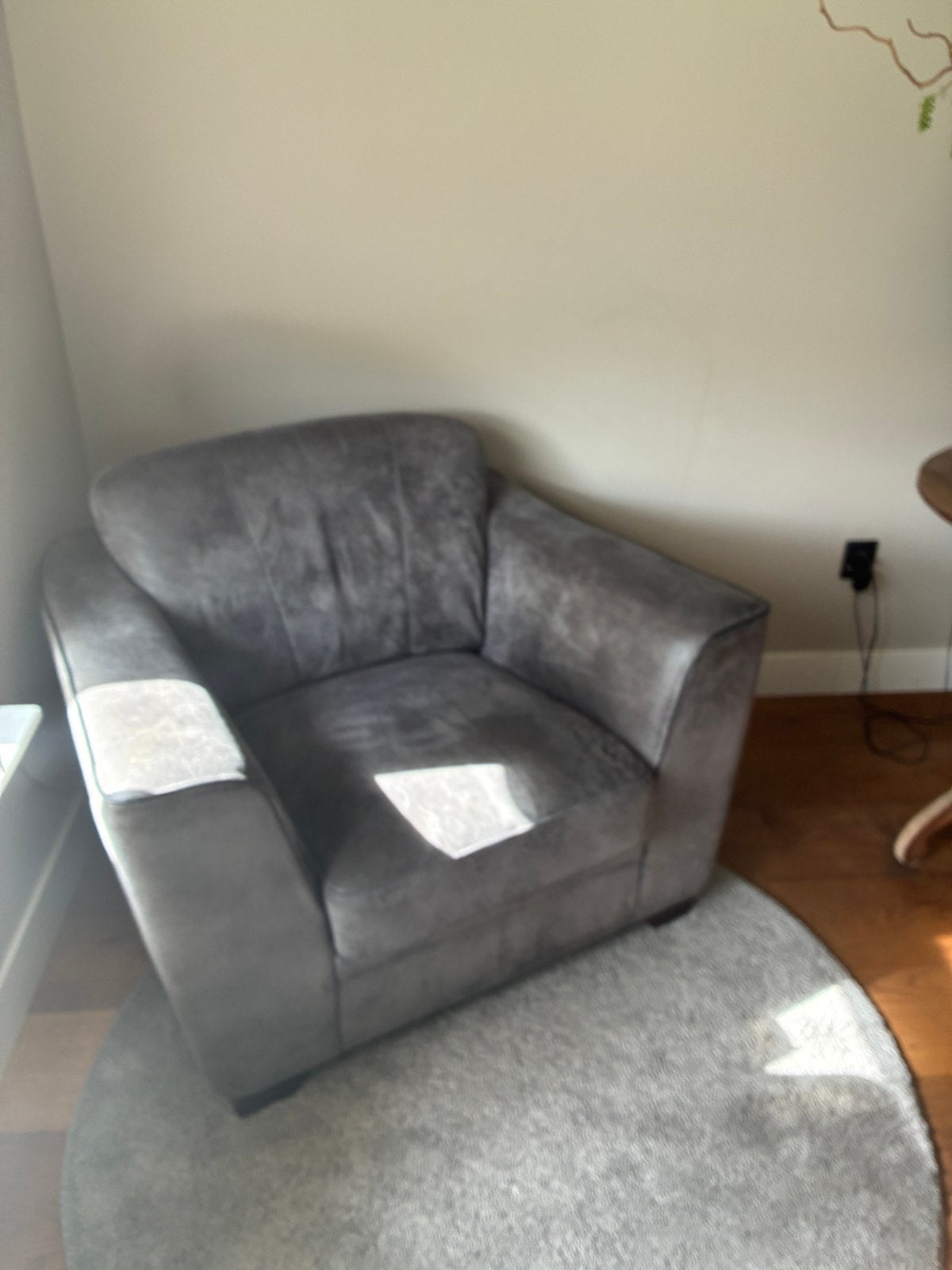 Lederen fauteuil grijs, Eenpersoons, 75 tot 100 cm, Ophalen of Verzenden, Zo goed als nieuw