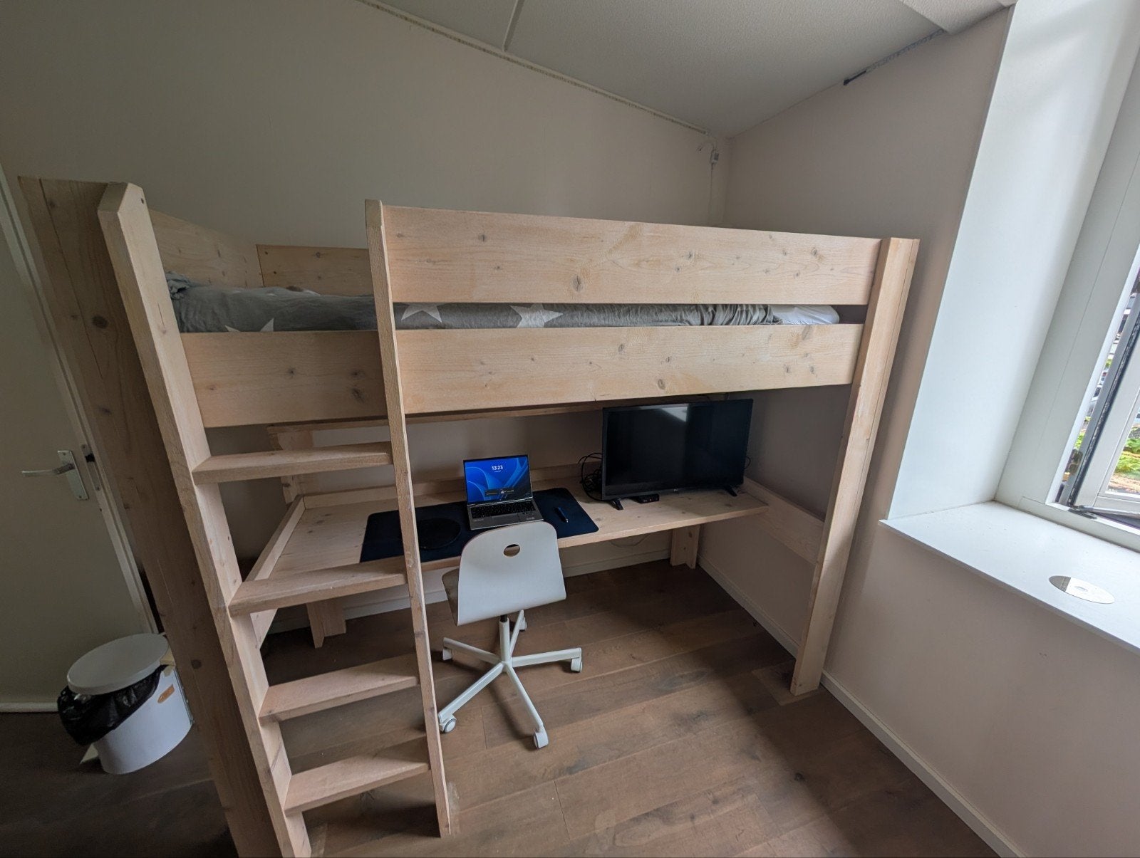 Stevige houten hoogslaper met bureau, Ophalen, Gebruikt, Eenpersoons, 200 cm