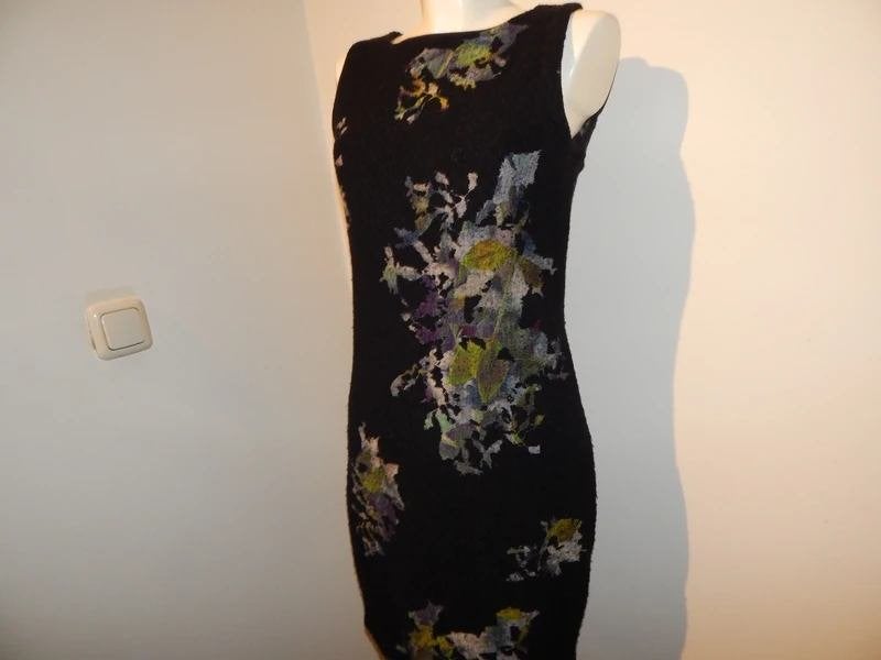 Marccain wollen jurk bloemen corsage motief rustige kleuren, Maat 38/40 (M), Zo goed als nieuw, Knielengte, Marccain