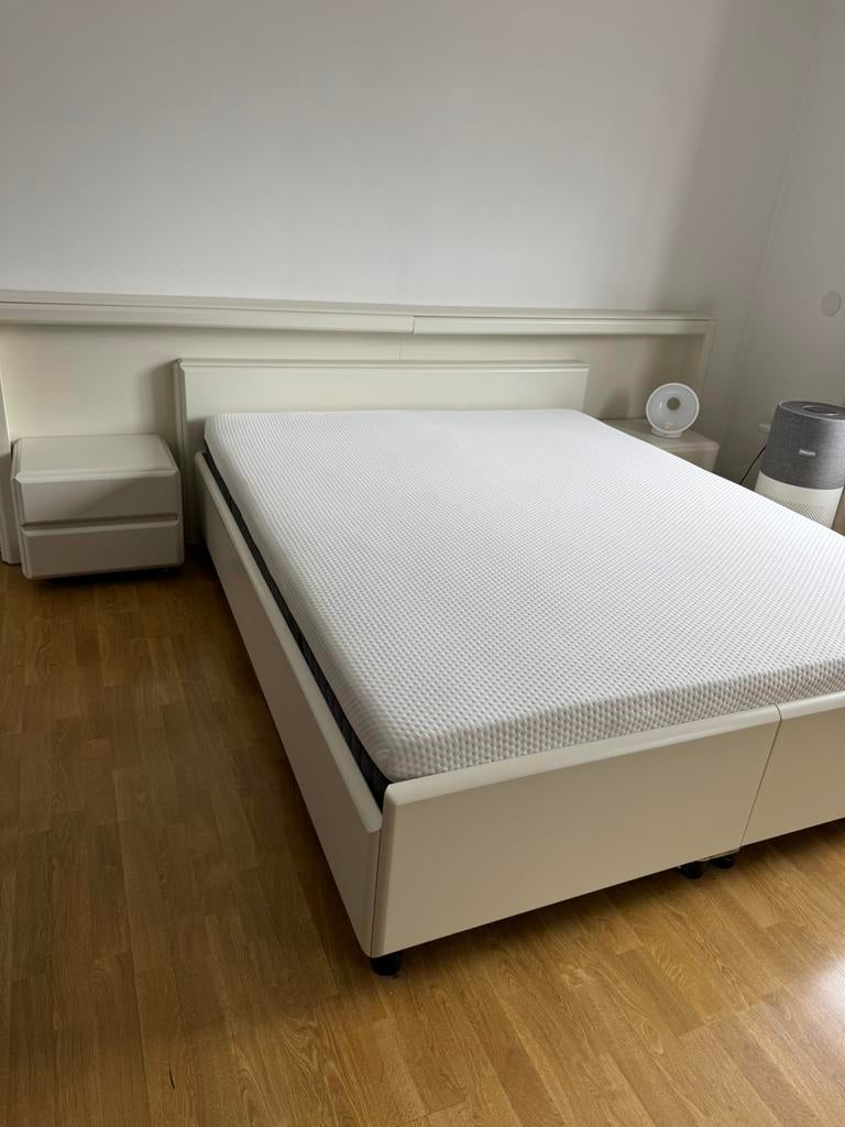 Hülsta Design Bed (160x200) + Nachtkastjes + Emma Hybrid V2, Verstelbaar, Wit, Design • Modern • Minimalistisch, Tweepersoons