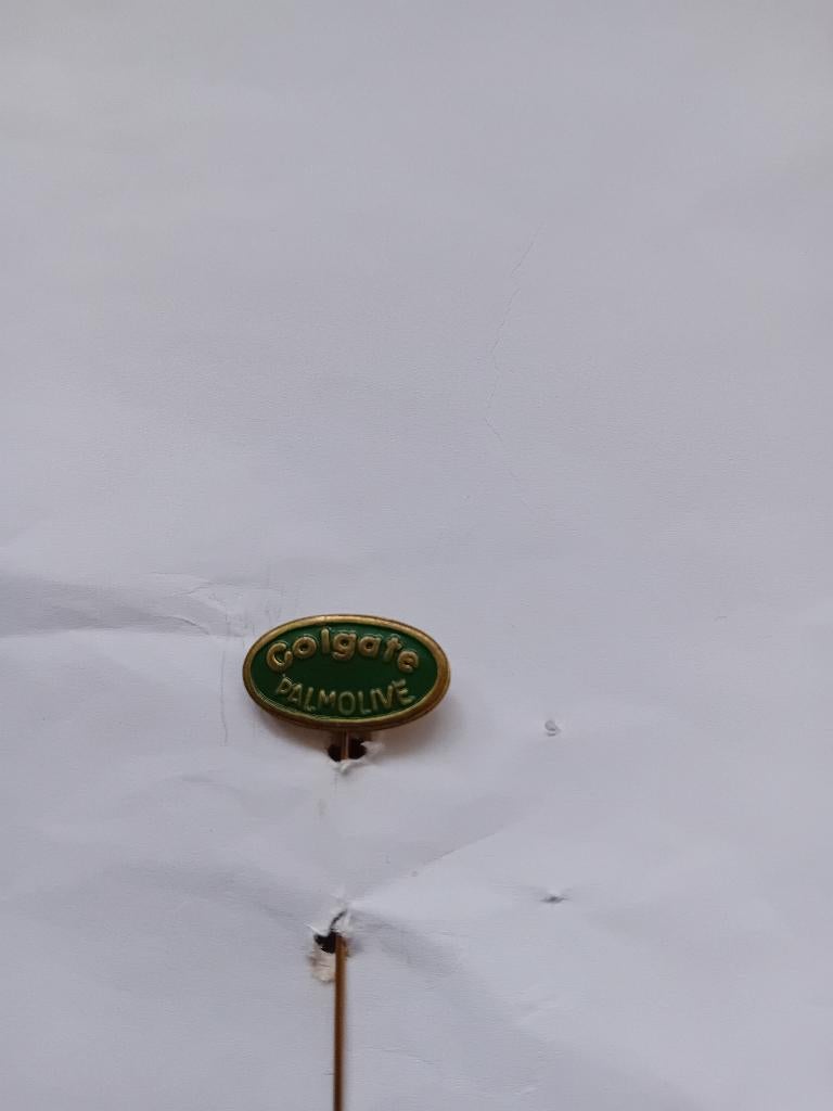 Pin - COLGATE palmolive, Ophalen of Verzenden, Zo goed als nieuw, Merk, Speldje of Pin