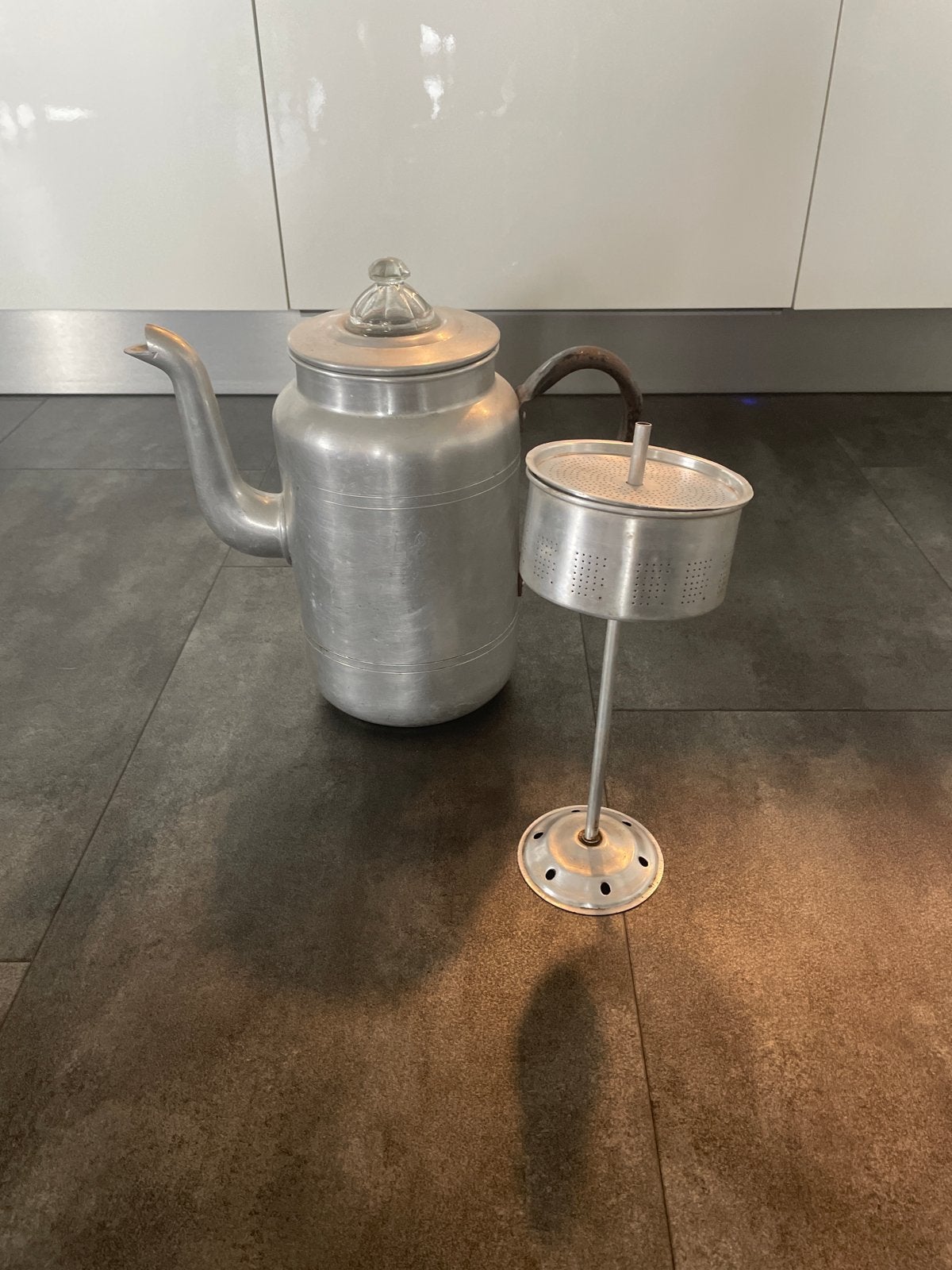 Vintage Aluminium Percolator Koffiepot - Grote Inhoud, Ophalen, Gebruikt, Overige modellen, 10 kopjes of meer