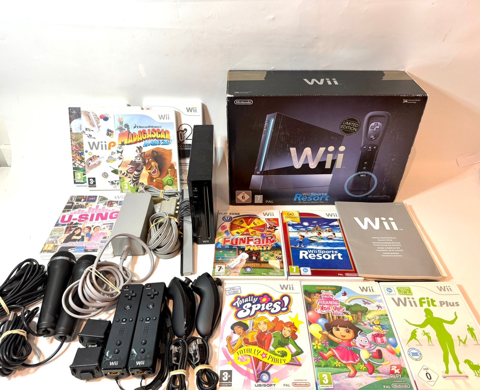 Mega grote wii family set met 10 spellen, Gebruikt, Ophalen of Verzenden, Sport, 3 spelers of meer