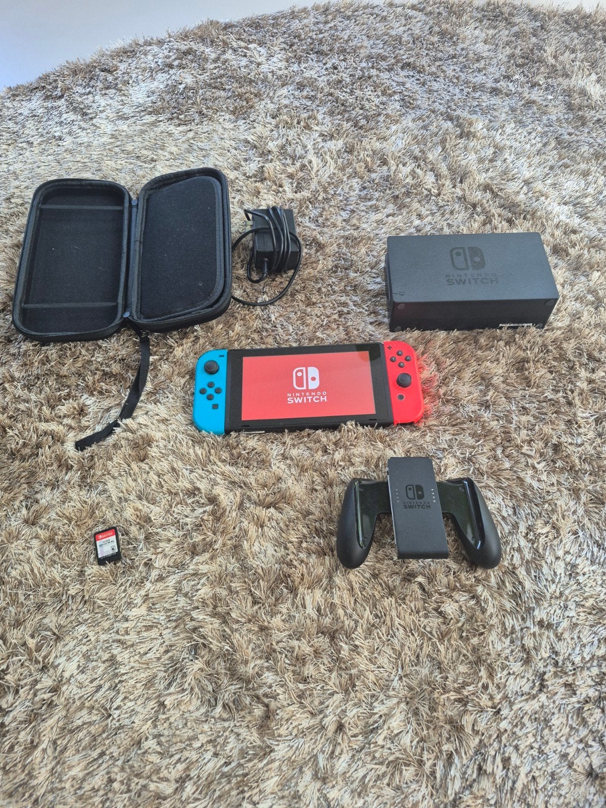Nintendo Switch met Super Smash Bros. Ultimate, Ophalen, Met games, Met 2 controllers, Zo goed als nieuw