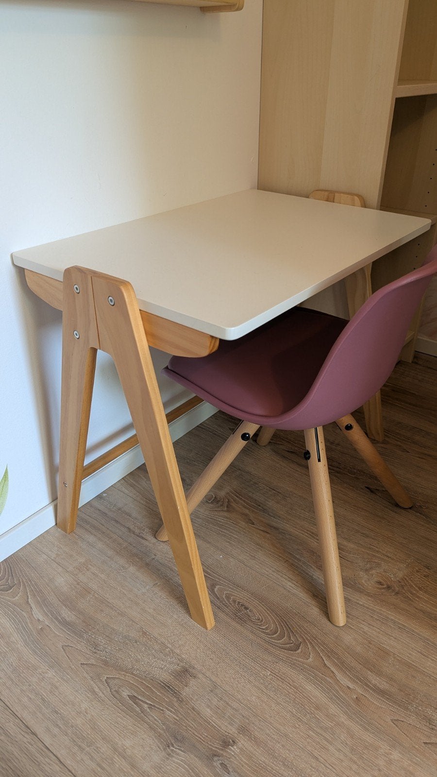 Leuk kinderbureau van het merk Petite Amélie, Kinderen en Baby's, Kinderkamer | Tafels en Stoelen, Ophalen, Zo goed als nieuw