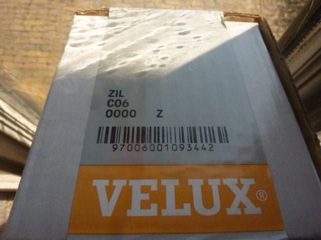 Nieuwe Velux horren voor gehele C(K)-serie, grijs omlijsting, Ophalen of Verzenden, Nieuw, Grijs, Vliegengordijn