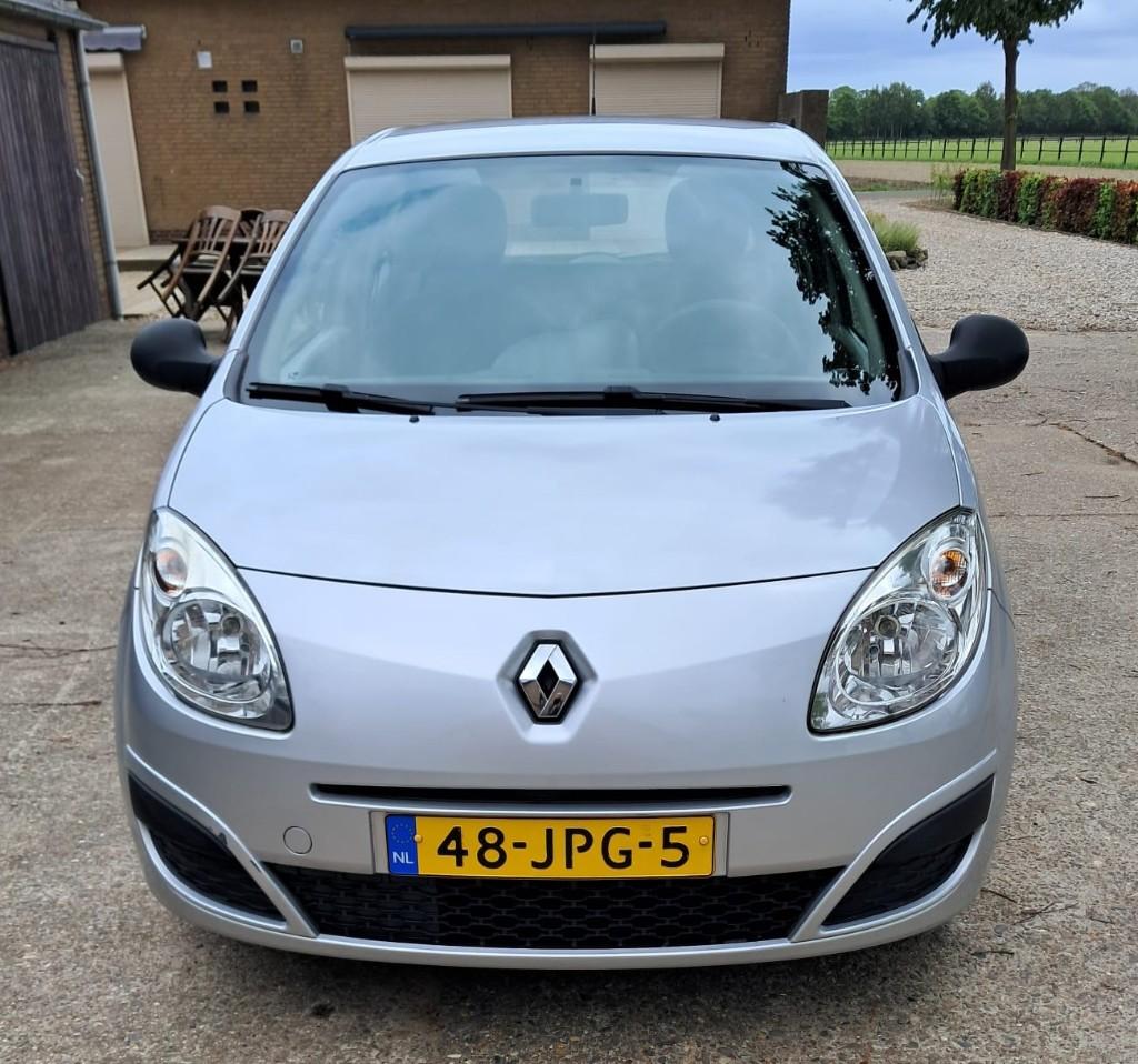 Renault Twingo 1.1 te koop | 2009 | Grijs | Nieuwe APK, Voorwielaandrijving, 31 €/maand, 4 cilinders, Origineel Nederlands