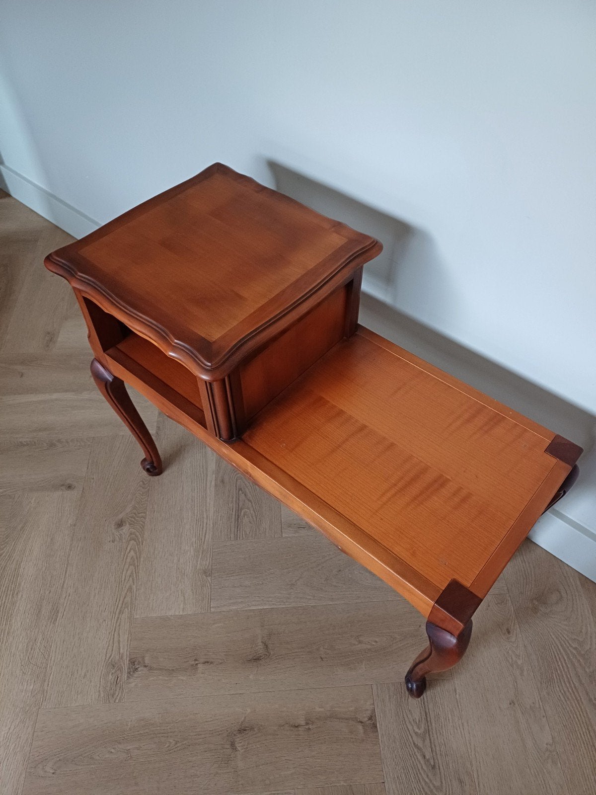 Queen Ann, vintage telefoonbankje / bijzettafel met zitje., Antiek en Kunst, Ophalen