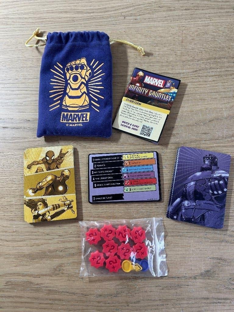 Marvel Infinity Gauntlet Kaartspel, Ophalen of Verzenden, Zo goed als nieuw