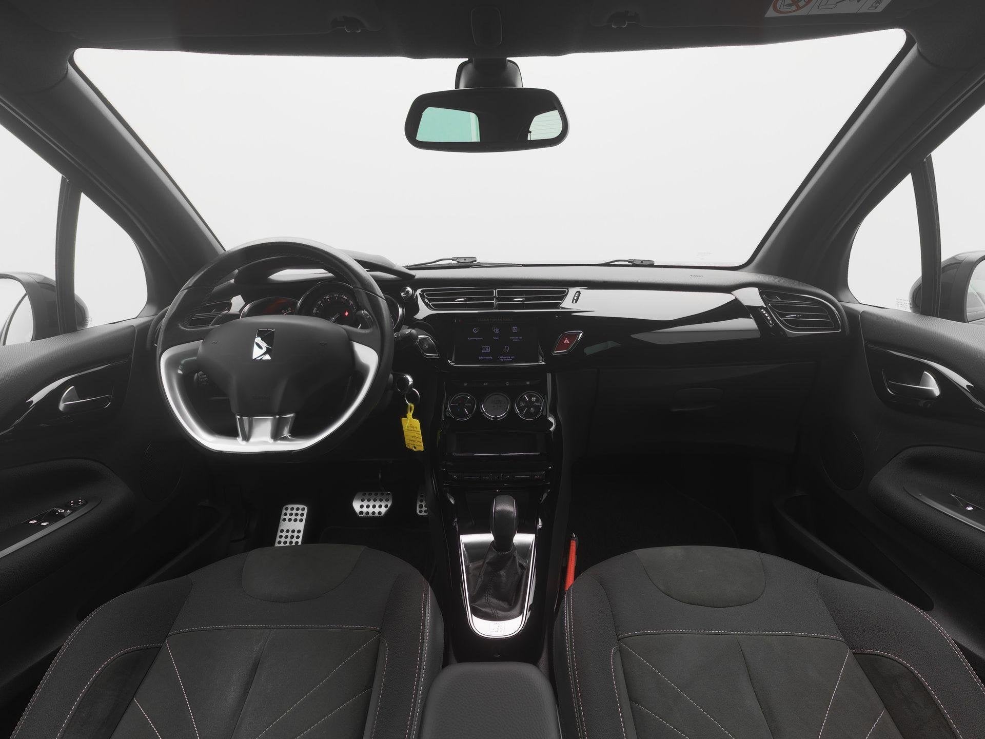 DS 3 1.2 PureTech Connected Chic AUTOMAAT | Trekhaak | Achte, Auto's, Stof, Gebruikt, Euro 6, 1199 cc