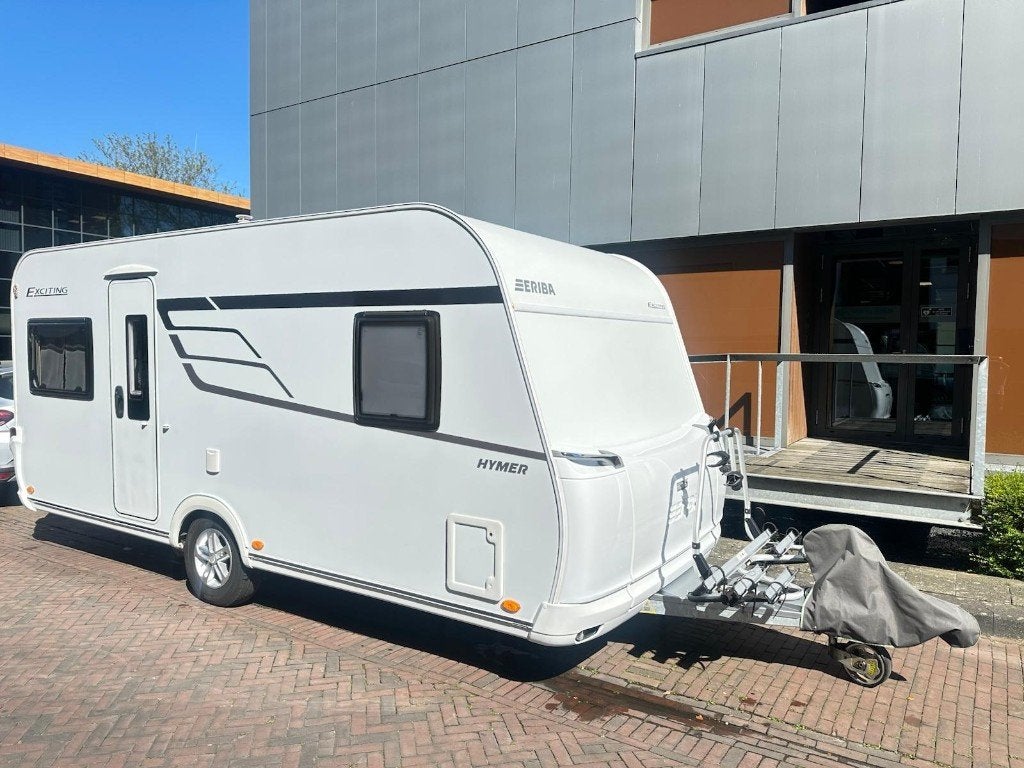 Eriba Exciting 485, frans bed, rond zit, 2017 en ALS NIEUW!, Frans bed, Particulier, Eriba, Tot en met 4