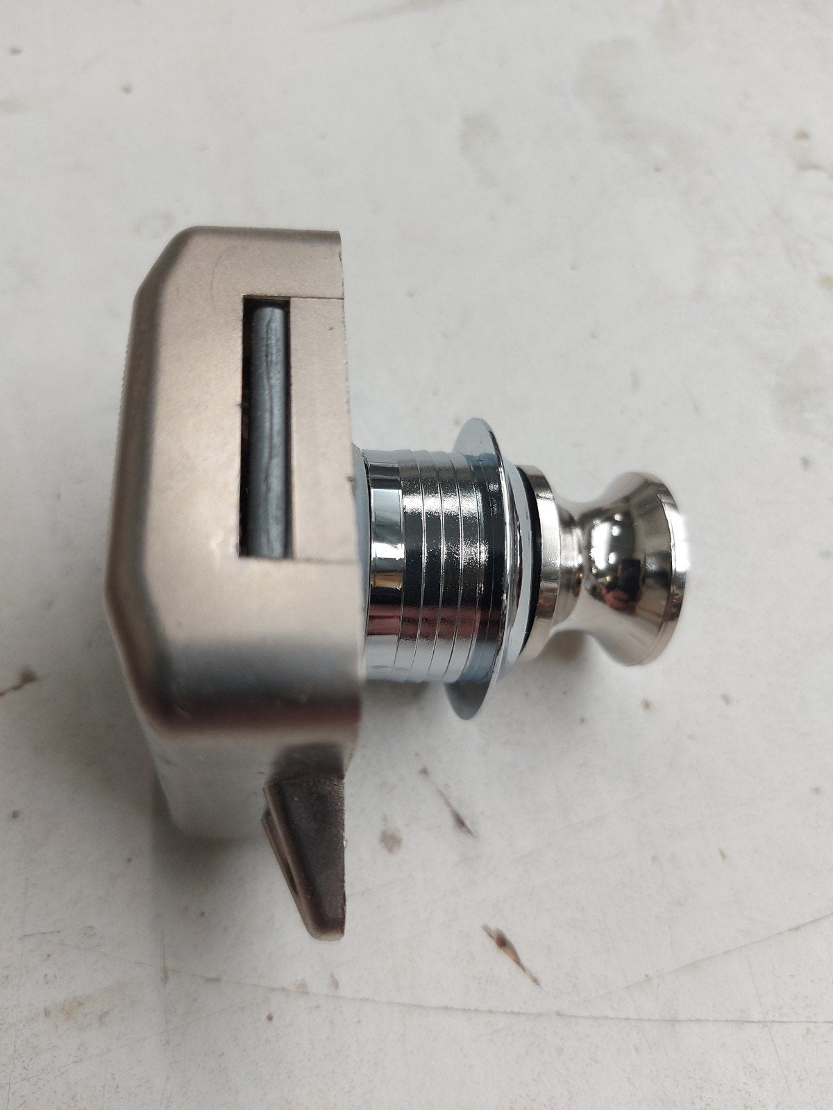 Drukknop slot voor kast of lade - Chroom, Ophalen of Verzenden, Overige typen