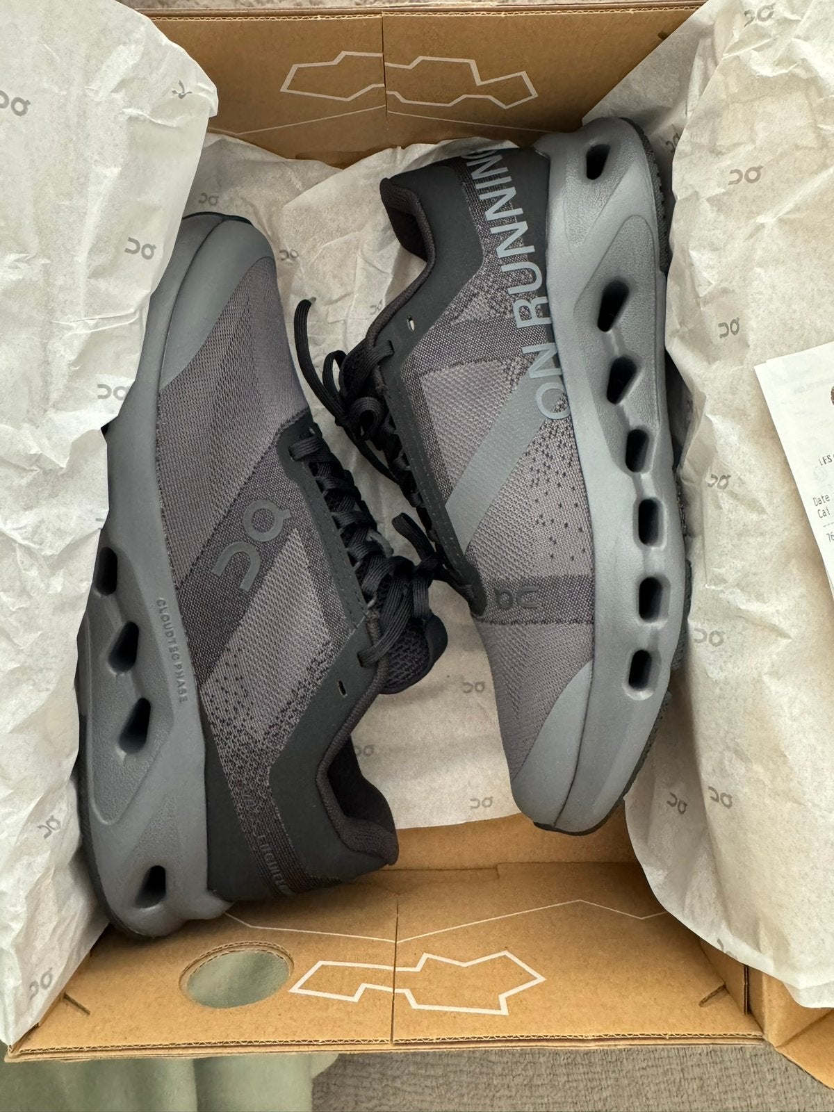 New! On Cloud sneakers, Kleding | Heren, Ophalen of Verzenden, Zo goed als nieuw