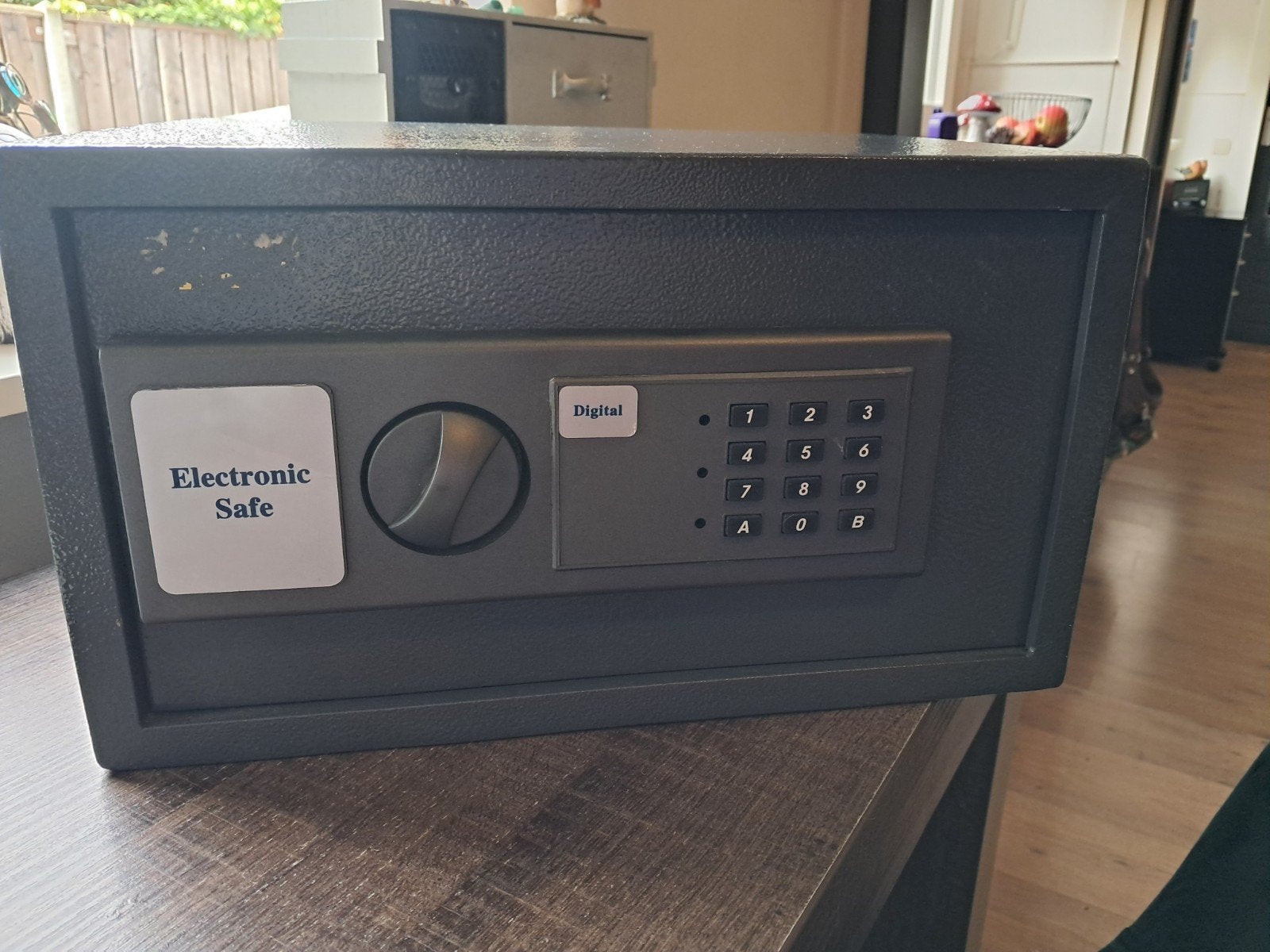 Elektronische kluis - code onbekend, Ophalen of Verzenden, Gebruikt