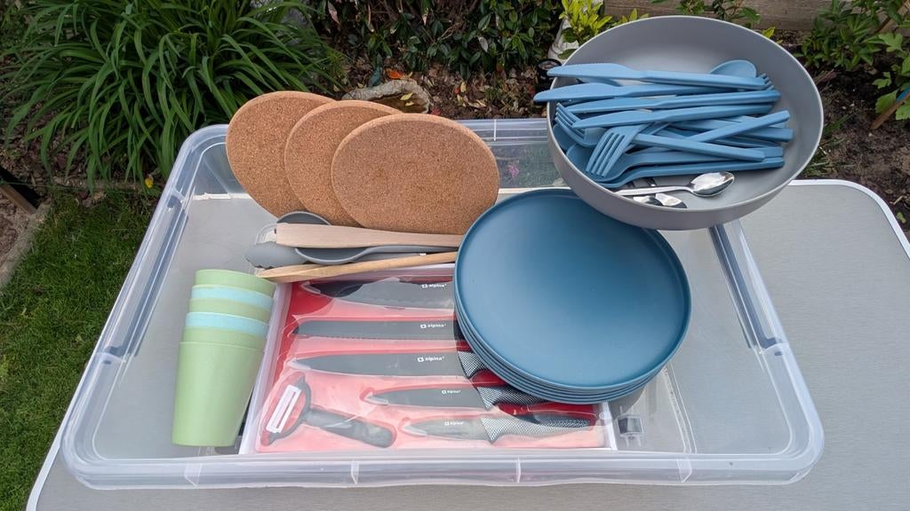 Complete camping keukenset incl. waterkoker,, Caravans en Kamperen, Kampeeraccessoires, Ophalen, Zo goed als nieuw