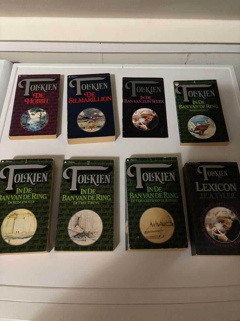 8 Tolkien boeken pockets paperbacks - Complete set, Boeken, Fantasy, Gelezen, Ophalen of Verzenden