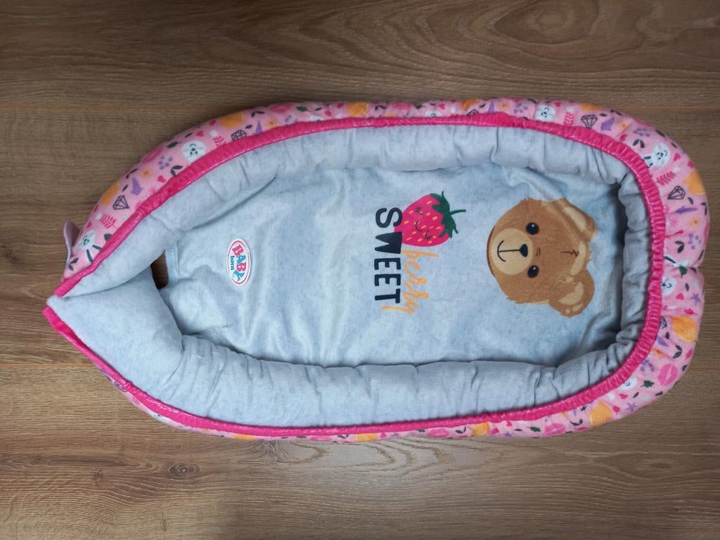 Baby Born poppennestje met beer en aardbei, Ophalen, Gebruikt, Babypop