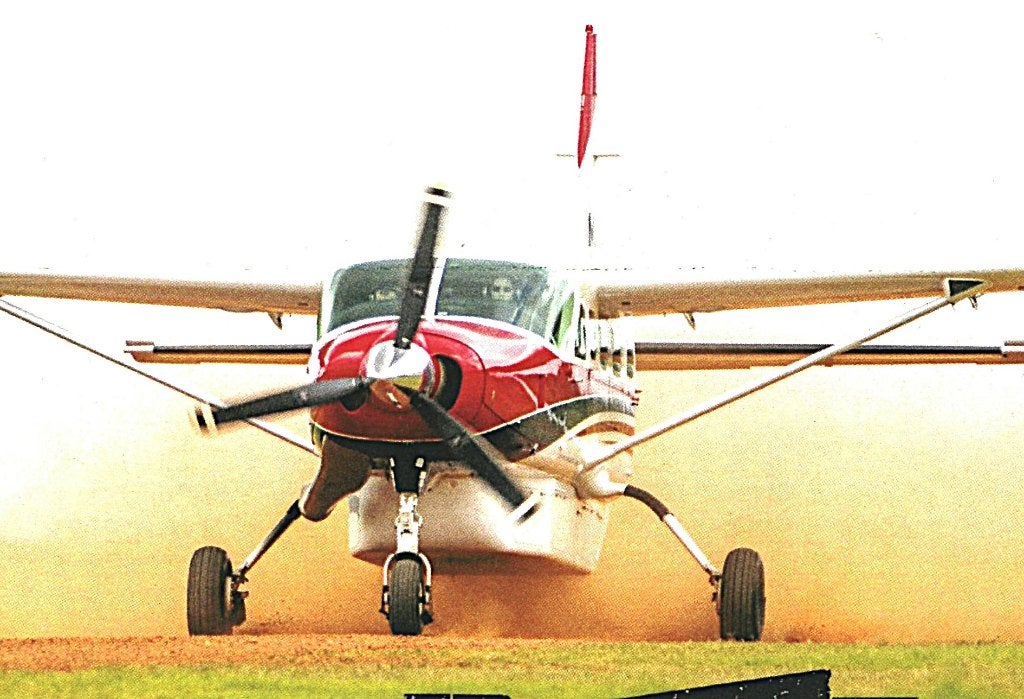 804360	Vliegtuig	Cessna van de MAF	_ Gelopen, Ophalen of Verzenden, 1980 tot heden, Gelopen, Voertuig