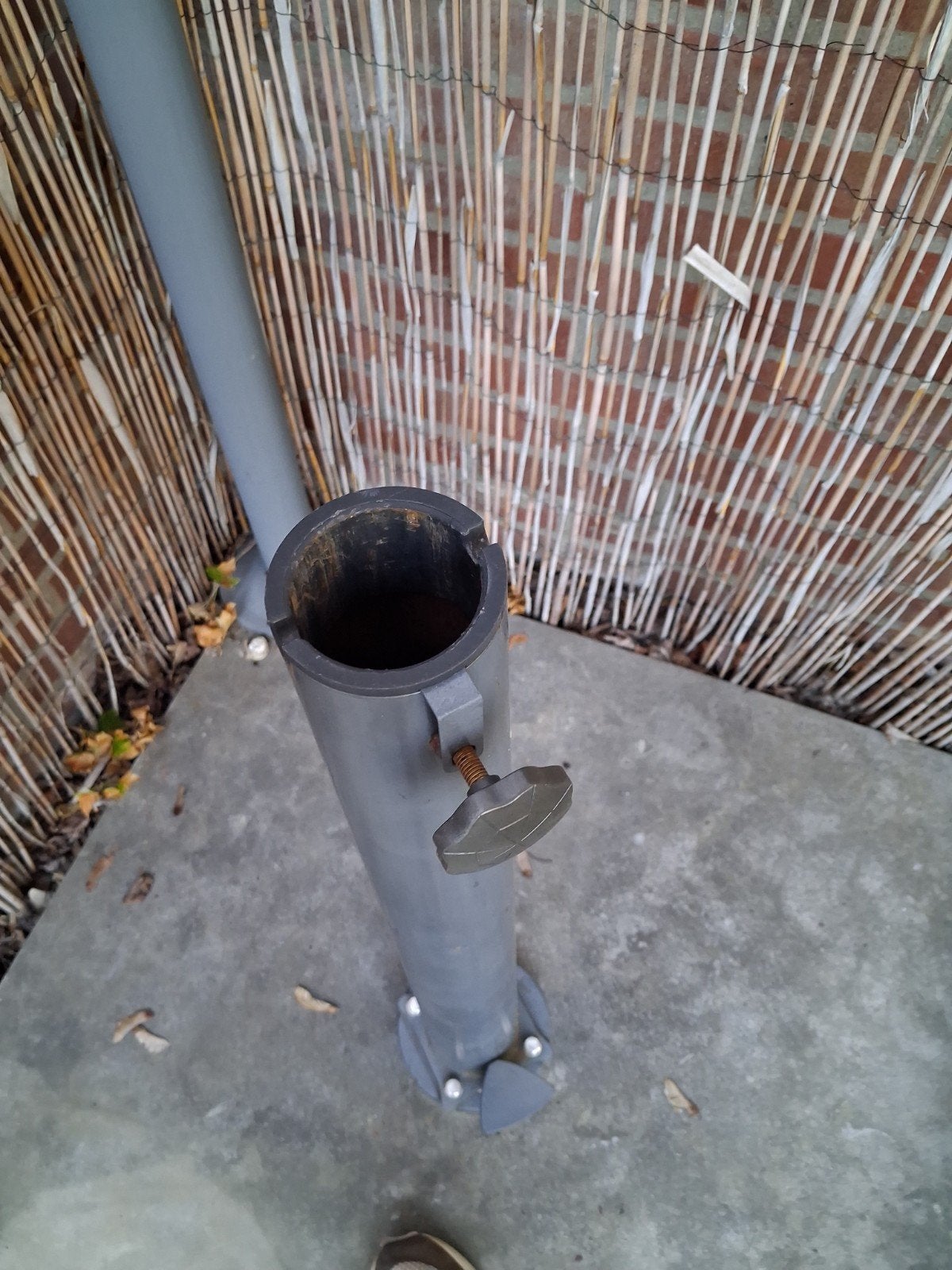 Stevige parasolvoet van beton, Tuin en Terras, Parasols, Ophalen, Gebruikt, Minder dan 1 meter, Parasolvoet