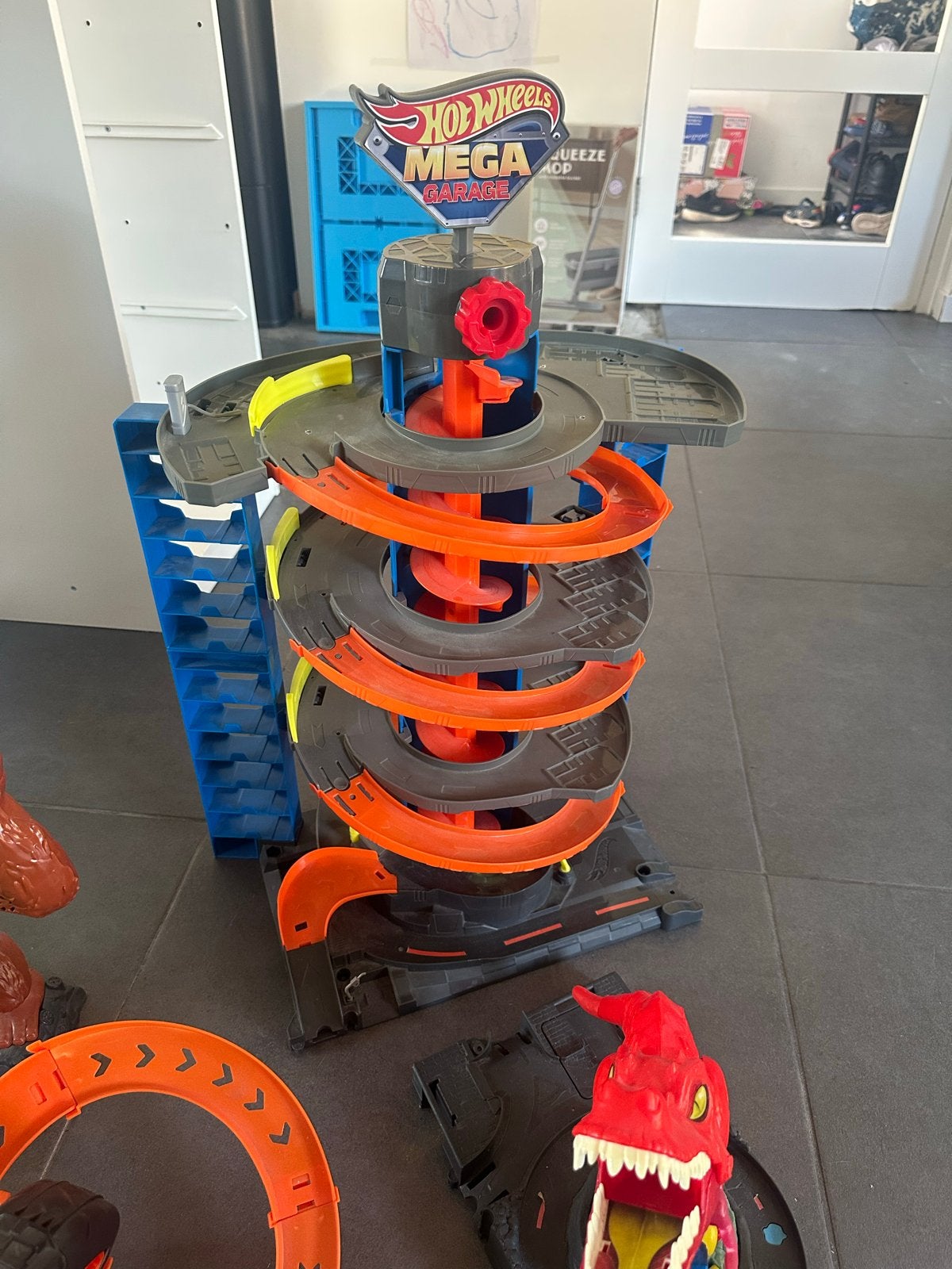 Grote Hot Wheels Mega Garage en diverse banen, Ophalen, Hot Wheels, Racebaan, Gebruikt