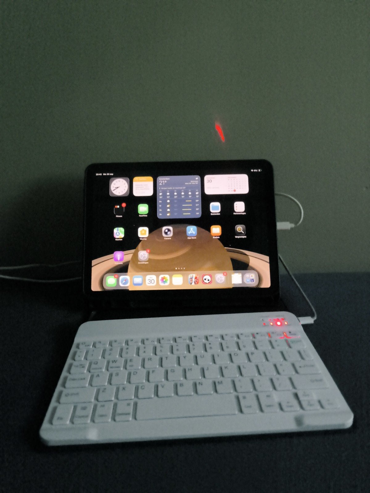iPad Air 11-inch (M3) 128GB met Magic Keyboard en hoes