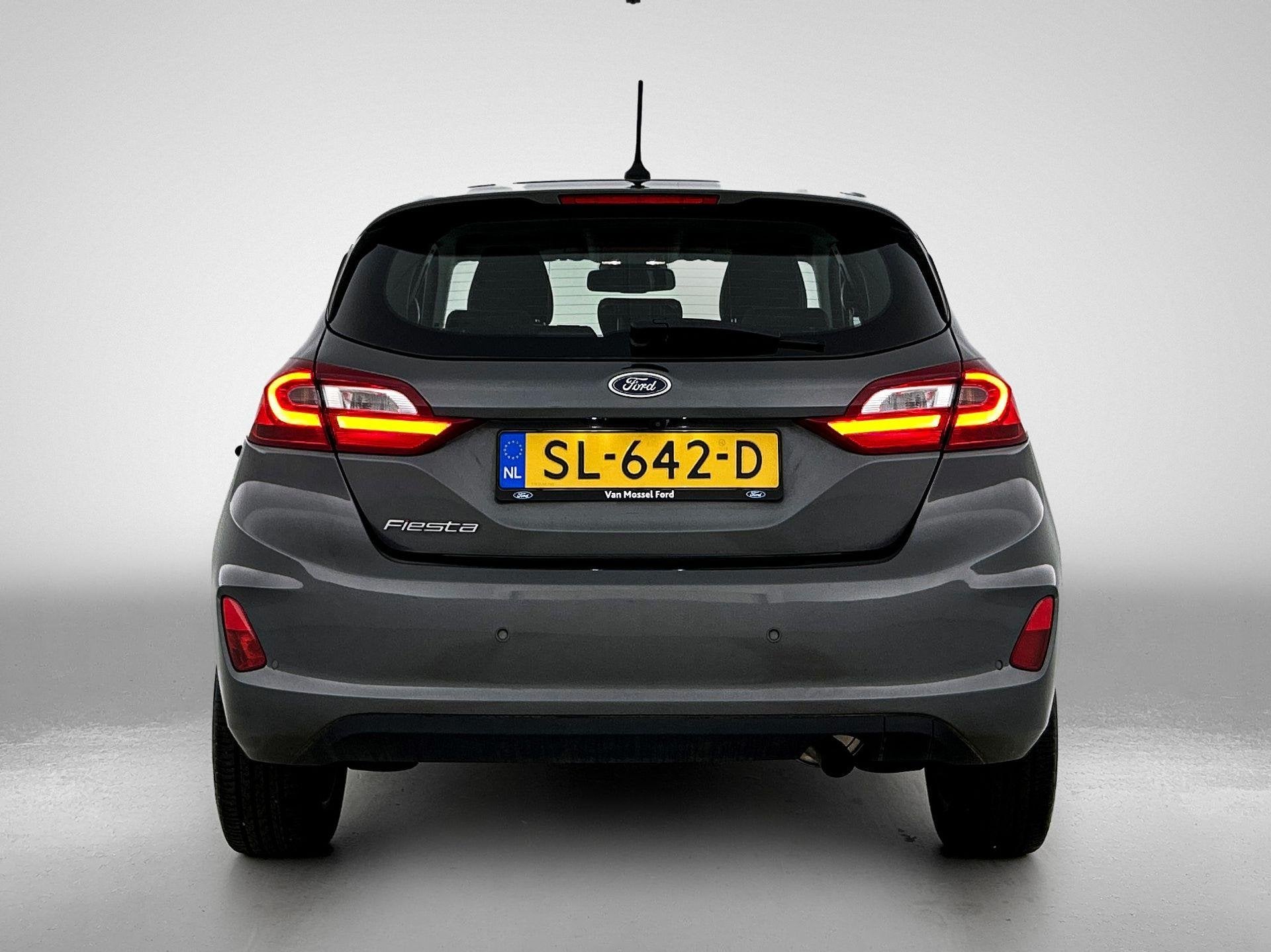 Ford Fiesta 1.0 EcoBoost Titanium | Navigatie | Apple CarPla, Auto's, 12 maanden, Gebruikt, Euro 6, 580 kg