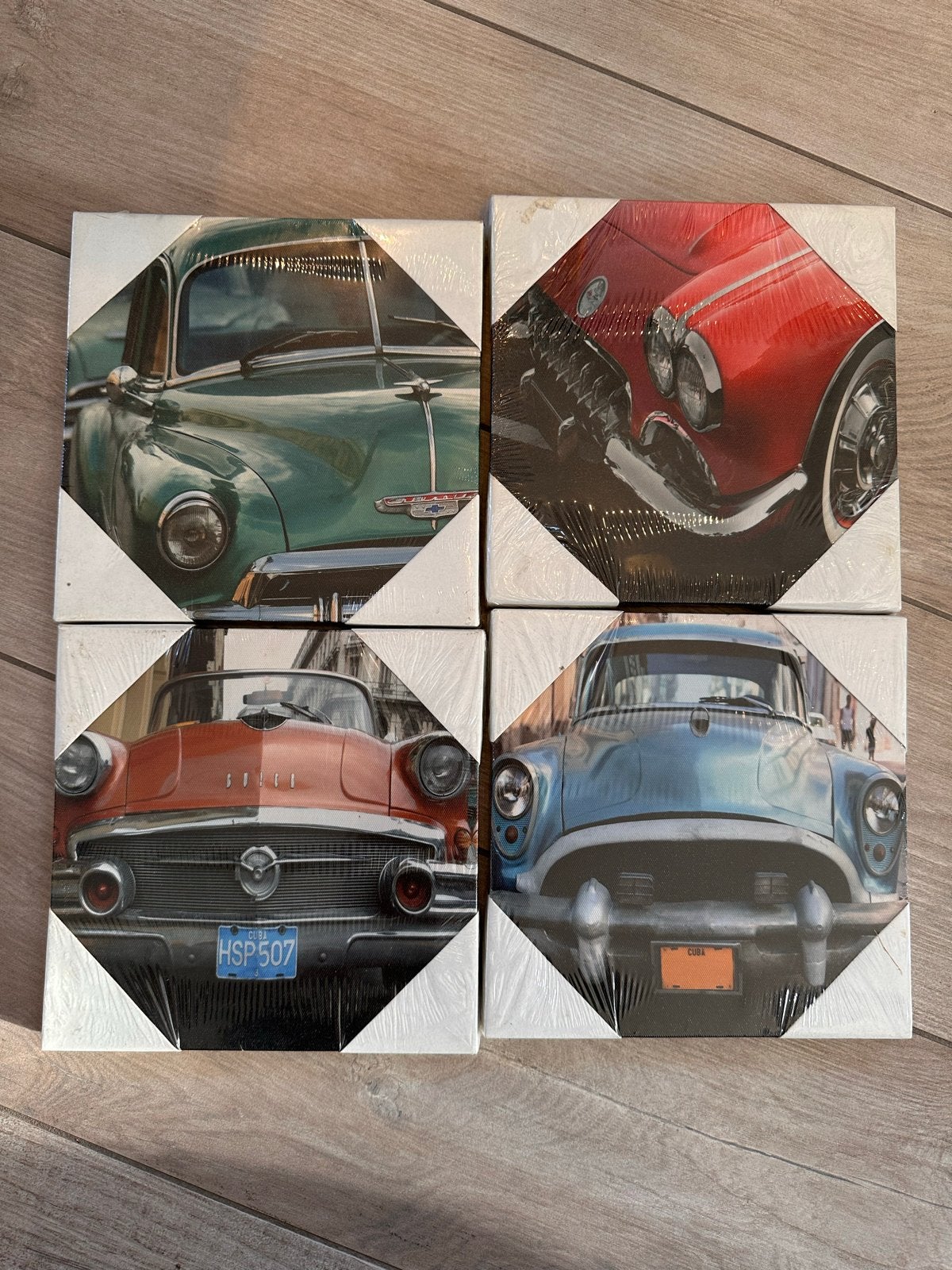 Set van 4 canvas schilderijen met klassieke auto's, Minder dan 50 cm, Nieuw, Ophalen of Verzenden, Schilderij