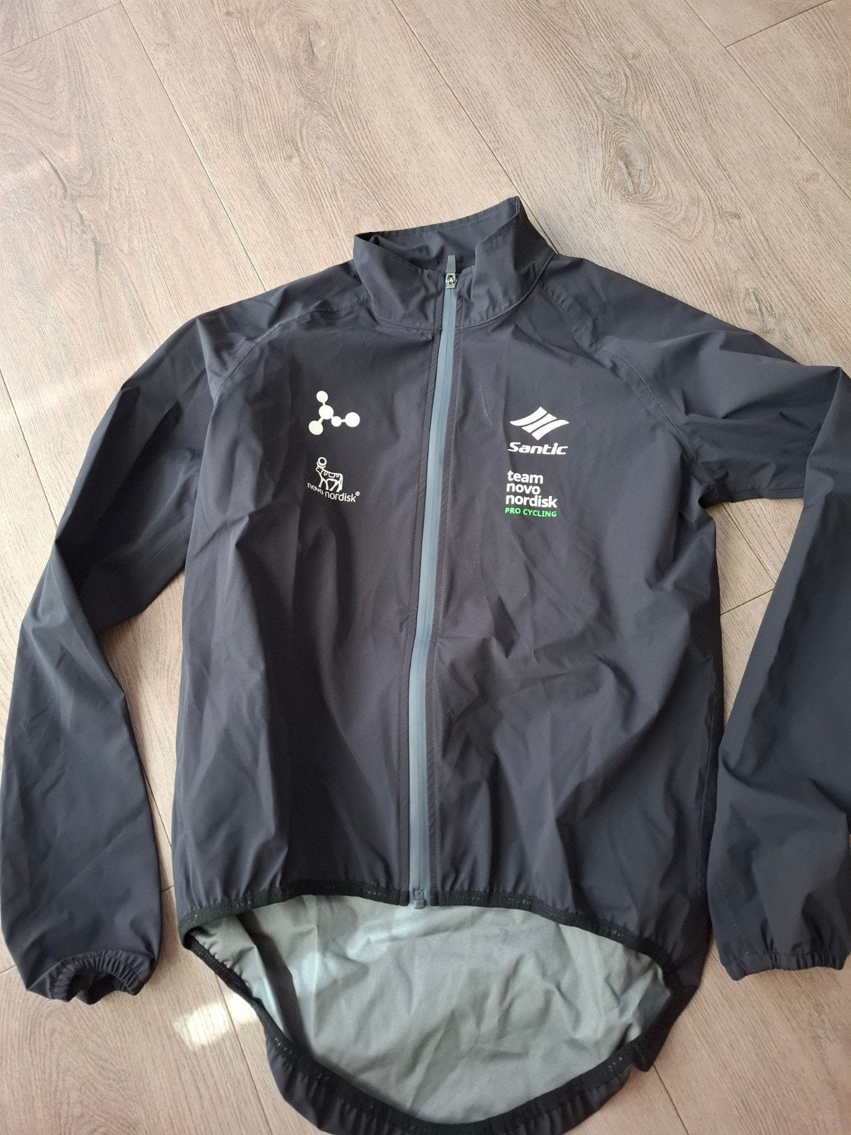 Team novo nordisk regenjack zgan maat xs heren