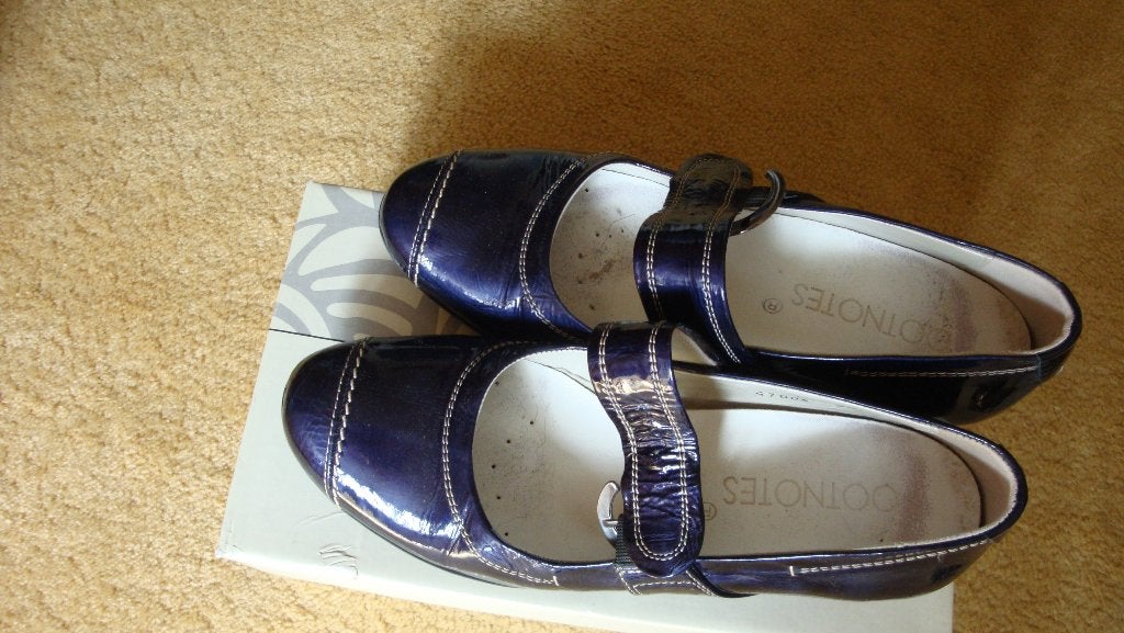 010 Footnotes pumps in maat 39 blauw, Kleding | Dames, Pumps, Zo goed als nieuw, Footnotes, Verzenden