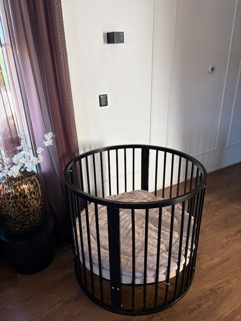 Baby box zwart met matrasje en boxkleed, Ophalen, Gebruikt, Rond, Boxkleed