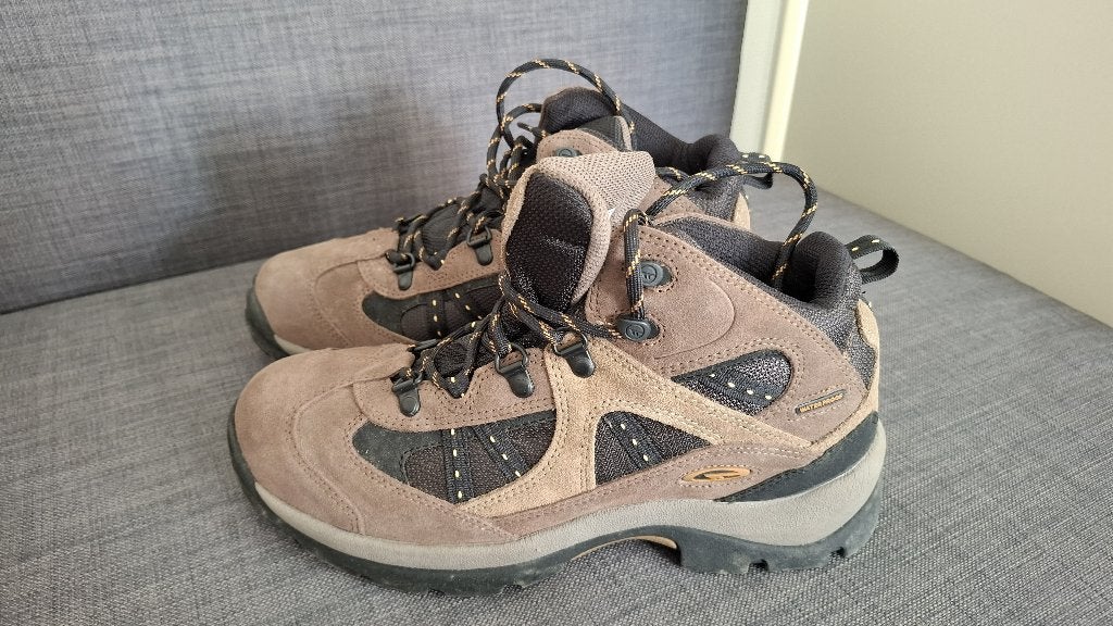 Hi-Tec half hoge dames wandelschoenen, Ophalen of Verzenden, Zo goed als nieuw, Schoenen