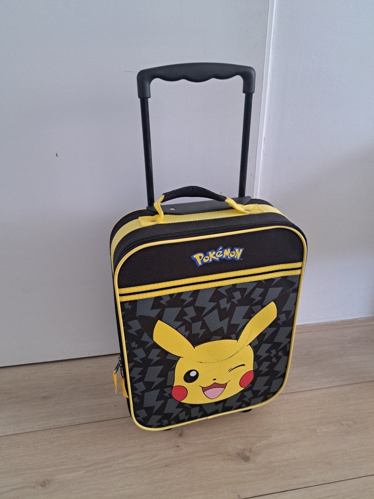 Pokemon kinderkoffer koffer, Sieraden, Tassen en Uiterlijk, Koffers, Ophalen of Verzenden, Hard kunststof, Minder dan 50 cm, Minder dan 35 cm