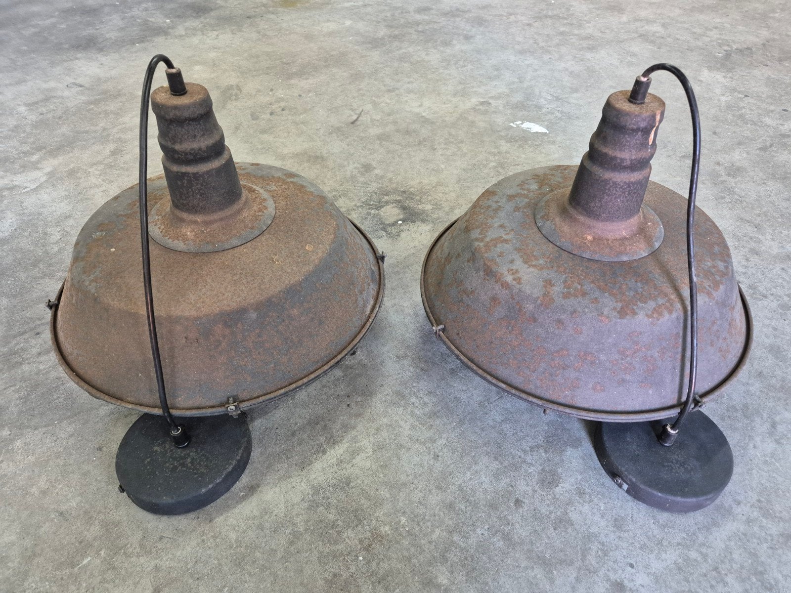 Te koop: 2x Industriële hanglampen, Ophalen, Gebruikt, E27 (groot), Metaal