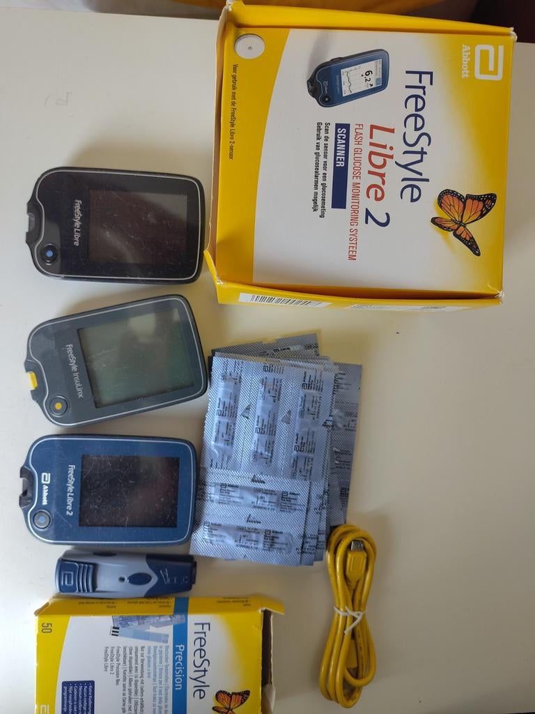 Free style libre 1 en 2 glucose meter en scanner, Ophalen of Verzenden