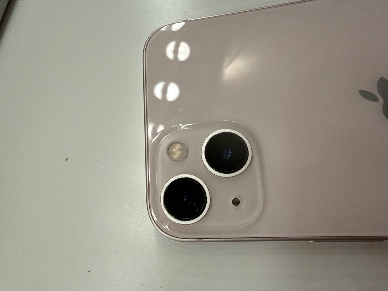 Foto 3 van iPhone 13 - Roze - Zeer nette staat, krasvrij