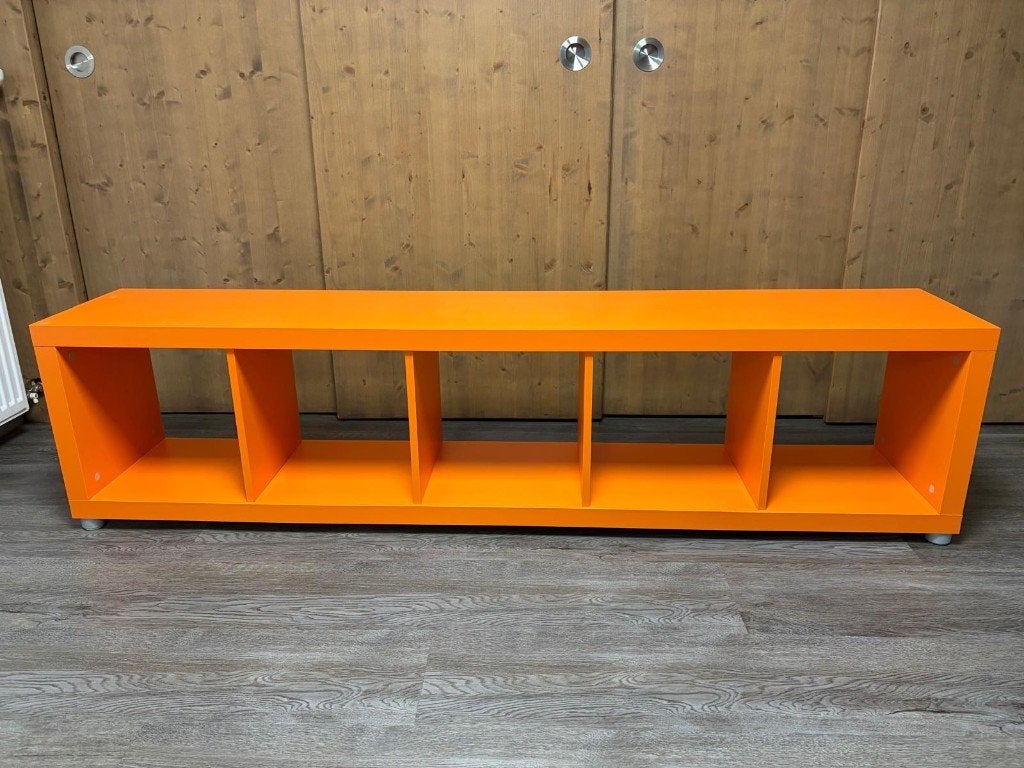 Oranje vakken kast (190 breed, 47 hoog en 35 diep), Huis en Inrichting, Kasten | Dressoirs, Ophalen, Strak, 150 tot 200 cm, Zo goed als nieuw