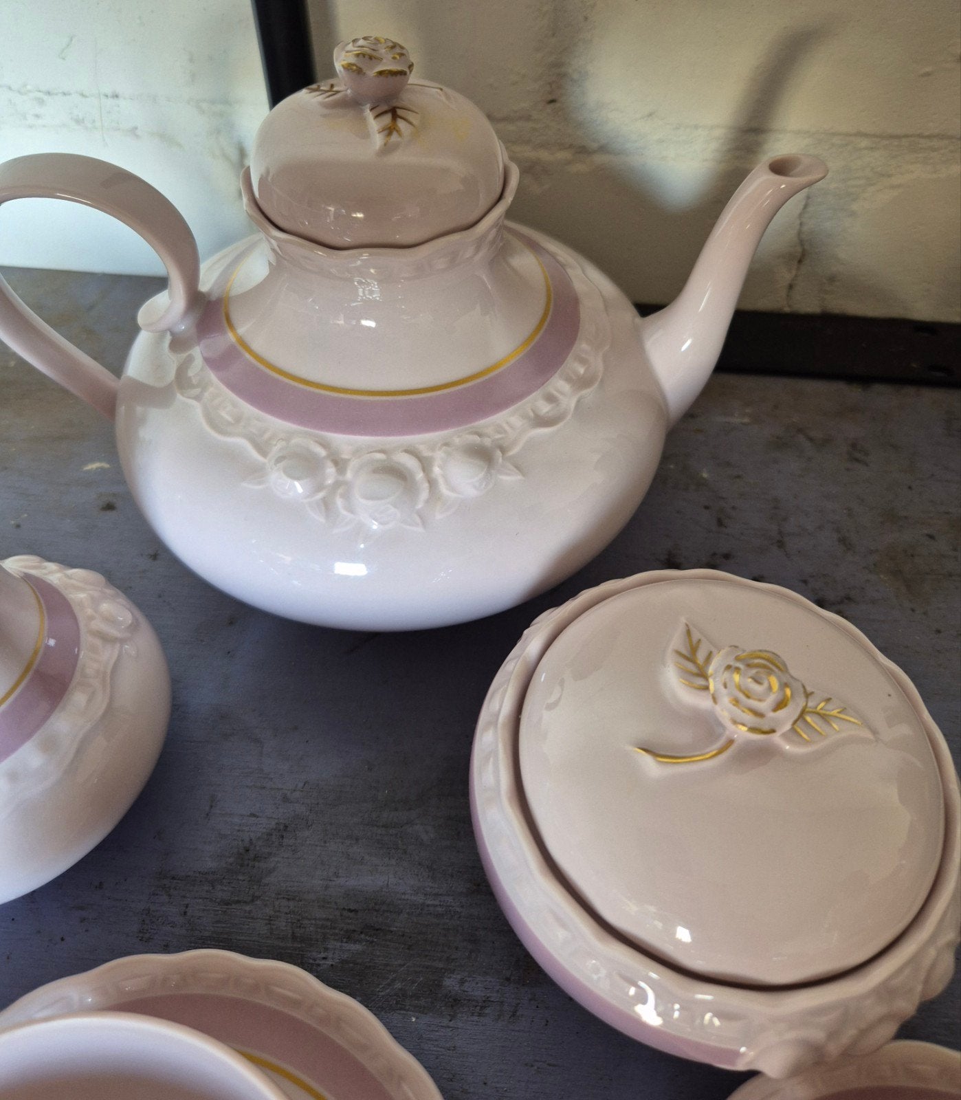 12 delig, 159 items hutschenreuther servies roze/goud, Overige merken, Vintage, Ophalen of Verzenden, Zo goed als nieuw