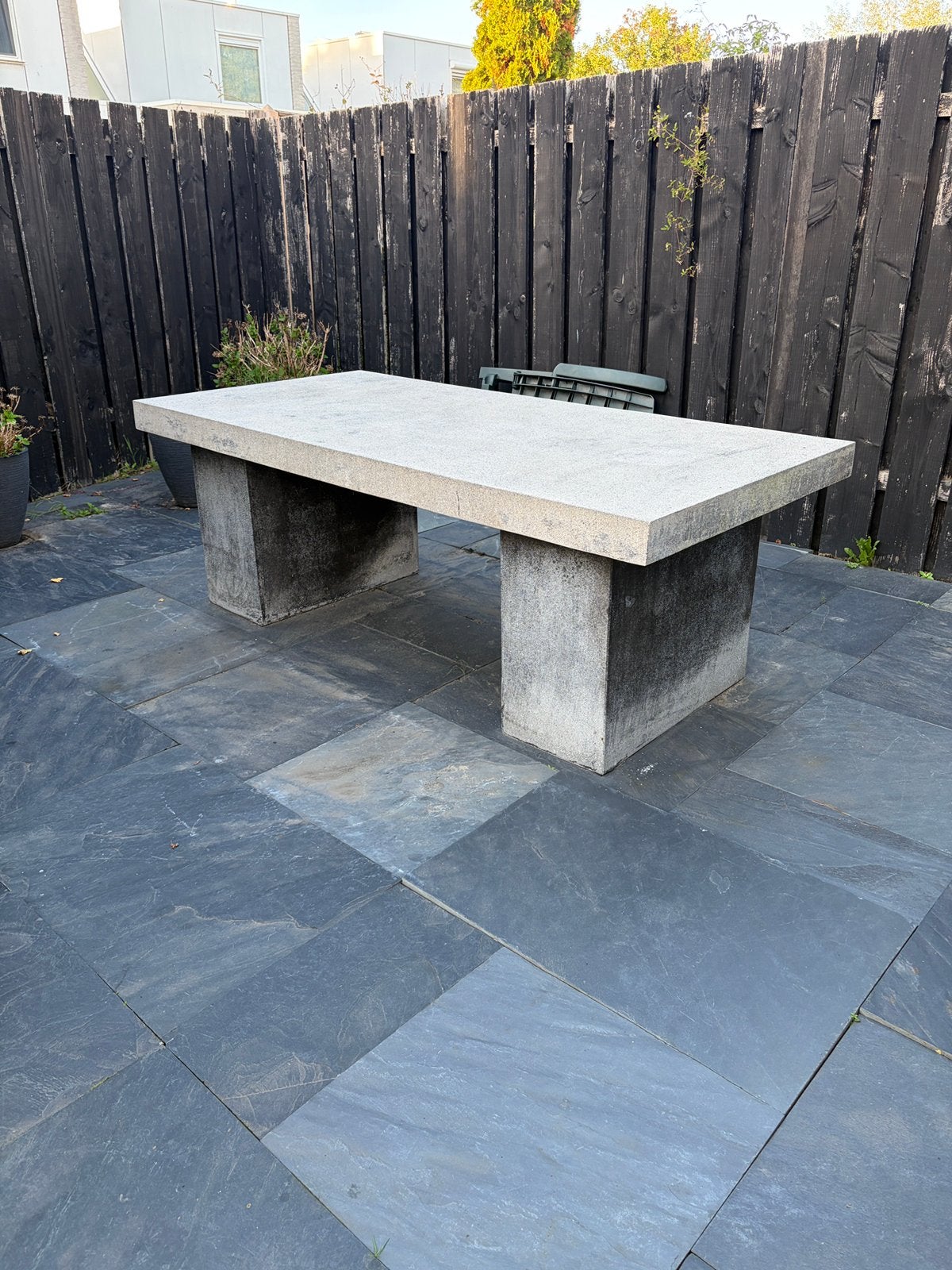 Robuuste tuintafel van beton/steen, Ophalen, Gebruikt, Rechthoekig, Overige materialen