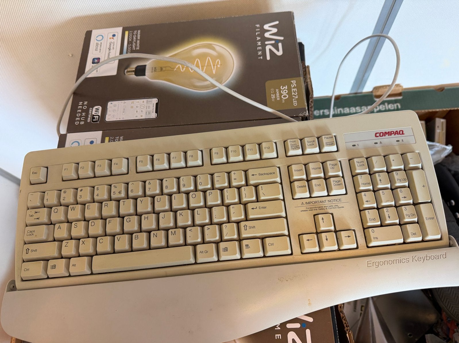 Origineel Compaq PS2 plug keyboard, NOS, nooit gebruikt., Computers en Software, Plug-and-play, Nieuw, Ophalen of Verzenden, Qwerty